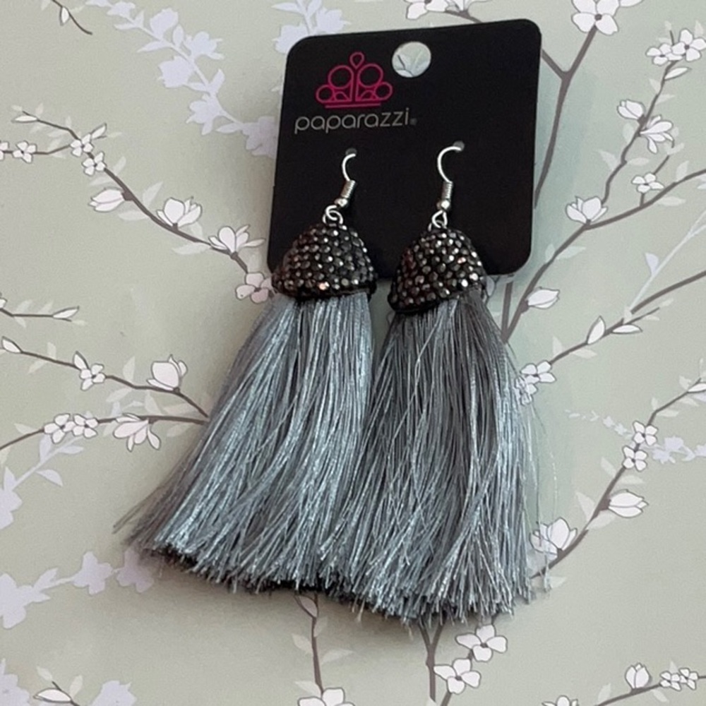 ❄️ Paparazzi | Silver Bohemian Tassel Earrings Shabby Chic